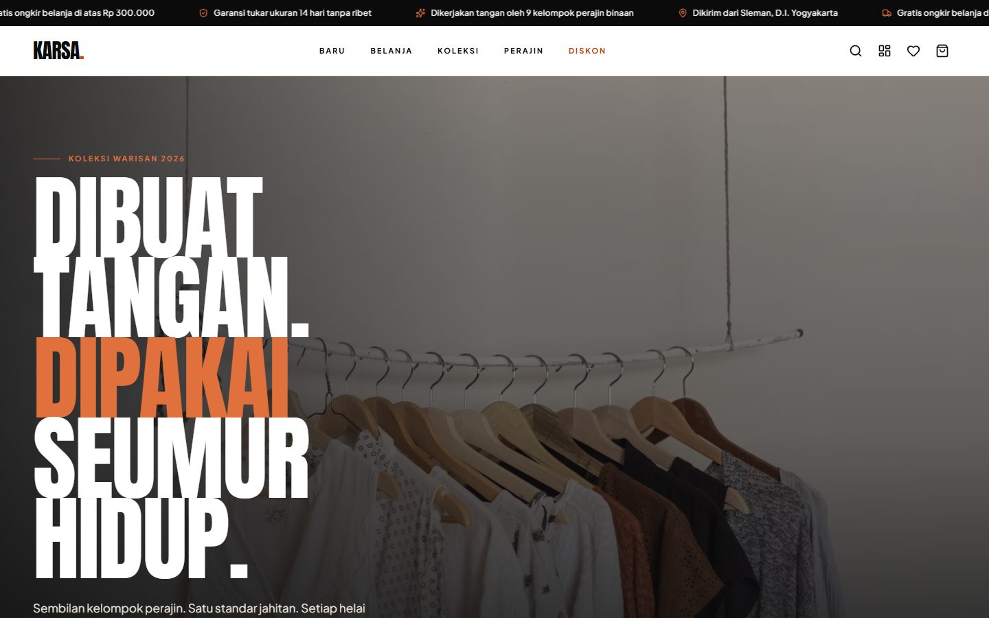 Halaman utama toko online KARSA dengan foto gantungan pakaian dan judul besar Dibuat Tangan